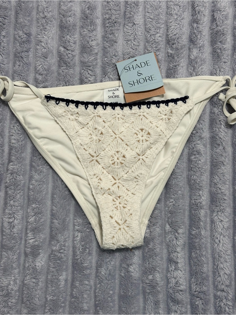 Shade & Shore Off-White Crochet Bikini Bottom — Size M (8–10) — NWT